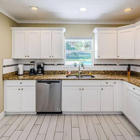 タンパ Beautiful Pool House In Old Seminole Heights!ヴィラ エクステリア 写真