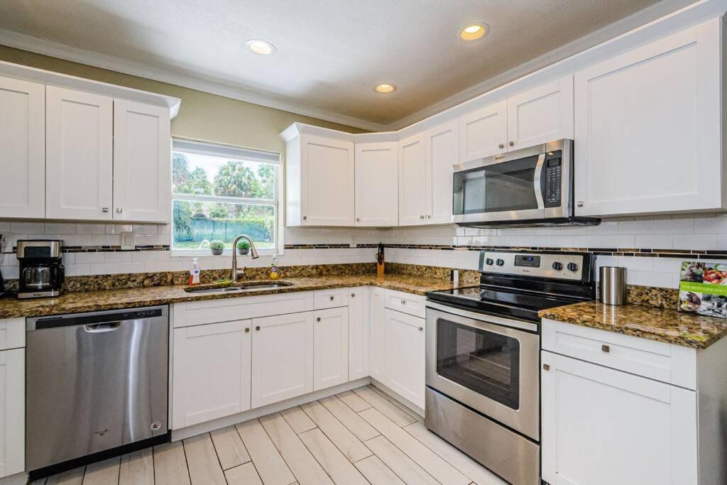 タンパ Beautiful Pool House In Old Seminole Heights!ヴィラ エクステリア 写真