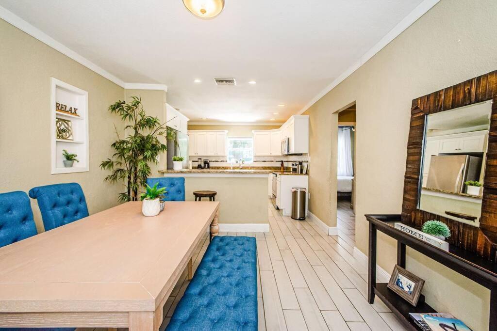 タンパ Beautiful Pool House In Old Seminole Heights!ヴィラ エクステリア 写真