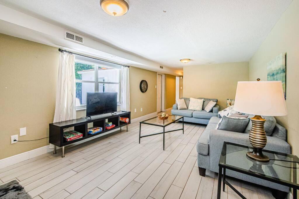 タンパ Beautiful Pool House In Old Seminole Heights!ヴィラ エクステリア 写真