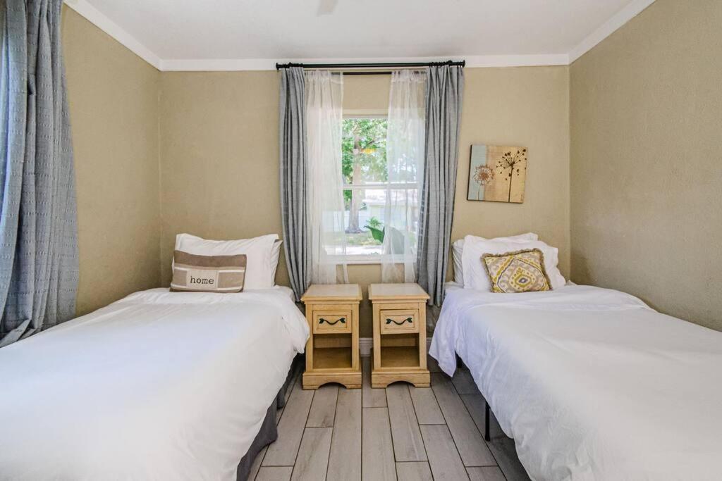 タンパ Beautiful Pool House In Old Seminole Heights!ヴィラ エクステリア 写真