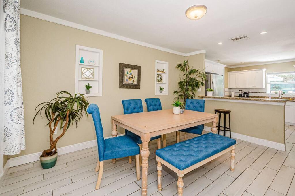 タンパ Beautiful Pool House In Old Seminole Heights!ヴィラ エクステリア 写真