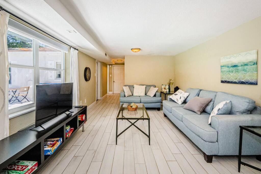 タンパ Beautiful Pool House In Old Seminole Heights!ヴィラ エクステリア 写真